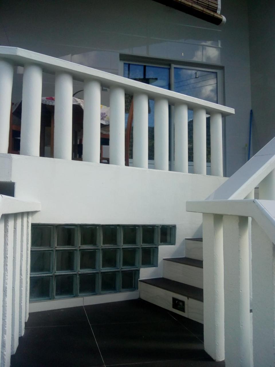 ויקטוריה Corner Bay Apartments Beau Vallon,Mahe מראה חיצוני תמונה